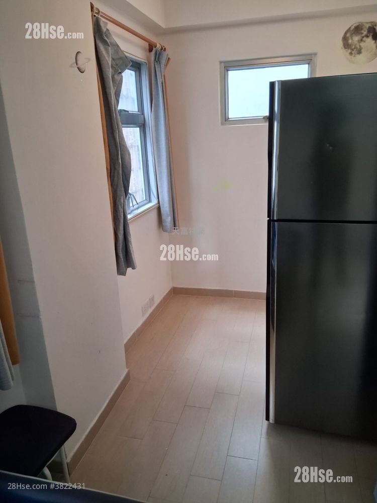 Tak Man Building Rental 2 Bedrooms , 1 Bathroom 316 ft²