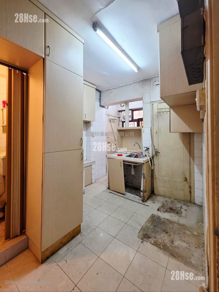 厨房: 铜锣湾大厦 售盘 3 房 , 2 浴室 848 平方尺