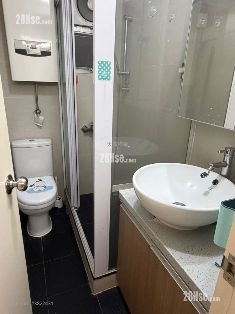 Tak Man Building Rental 2 Bedrooms , 1 Bathroom 316 ft²