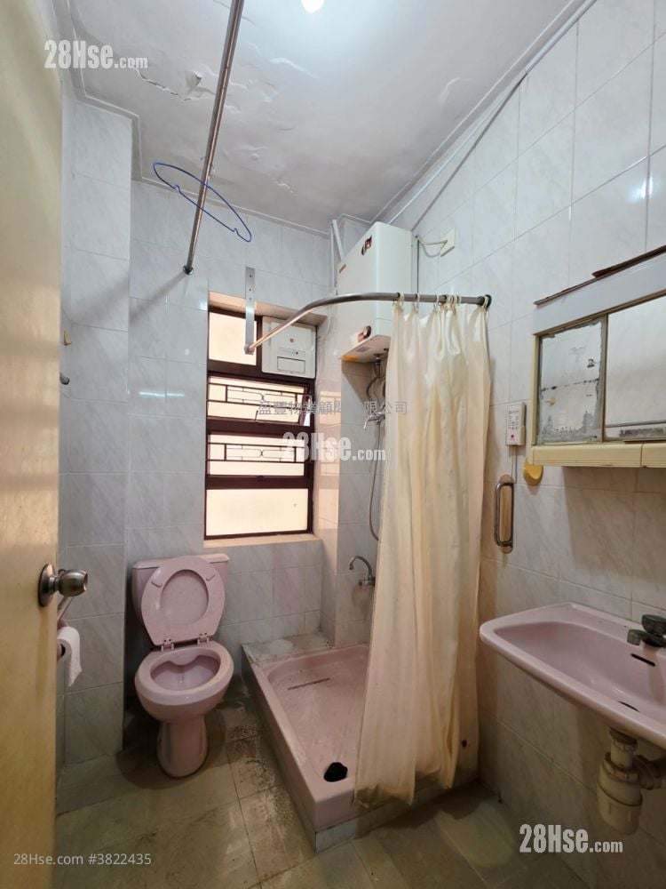 浴室: 铜锣湾大厦 售盘 3 房 , 2 浴室 848 平方尺