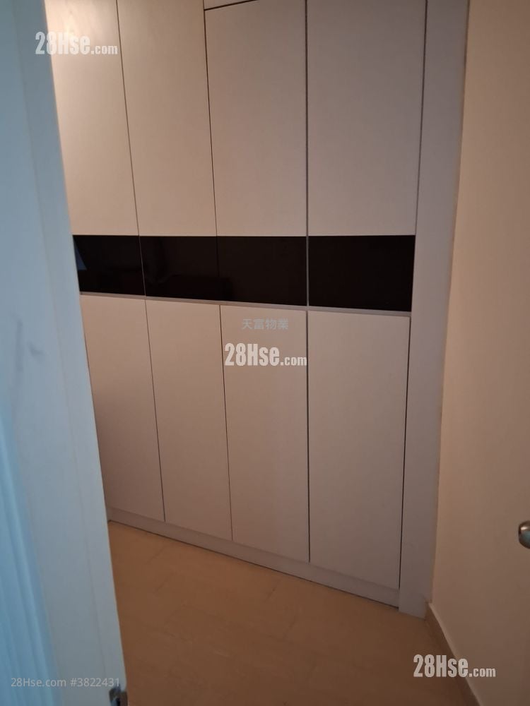 Tak Man Building Rental 2 Bedrooms , 1 Bathroom 316 ft²