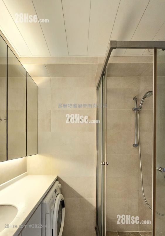 bathroom: Dandenong Mansion Sell 1 Bedroom , 1 Bathroom 271 ft²