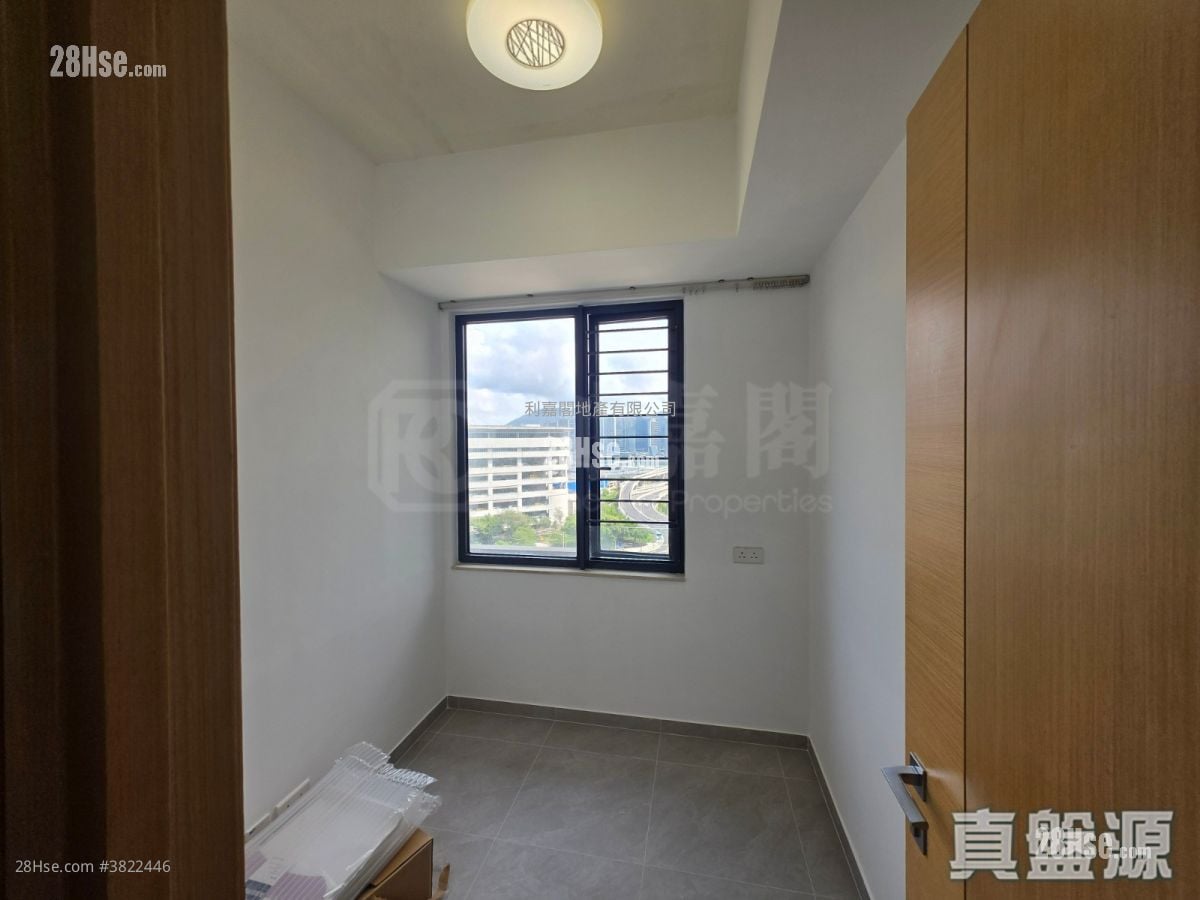 K.city Rental 3 Bedrooms , 2 Bathrooms 632 ft²