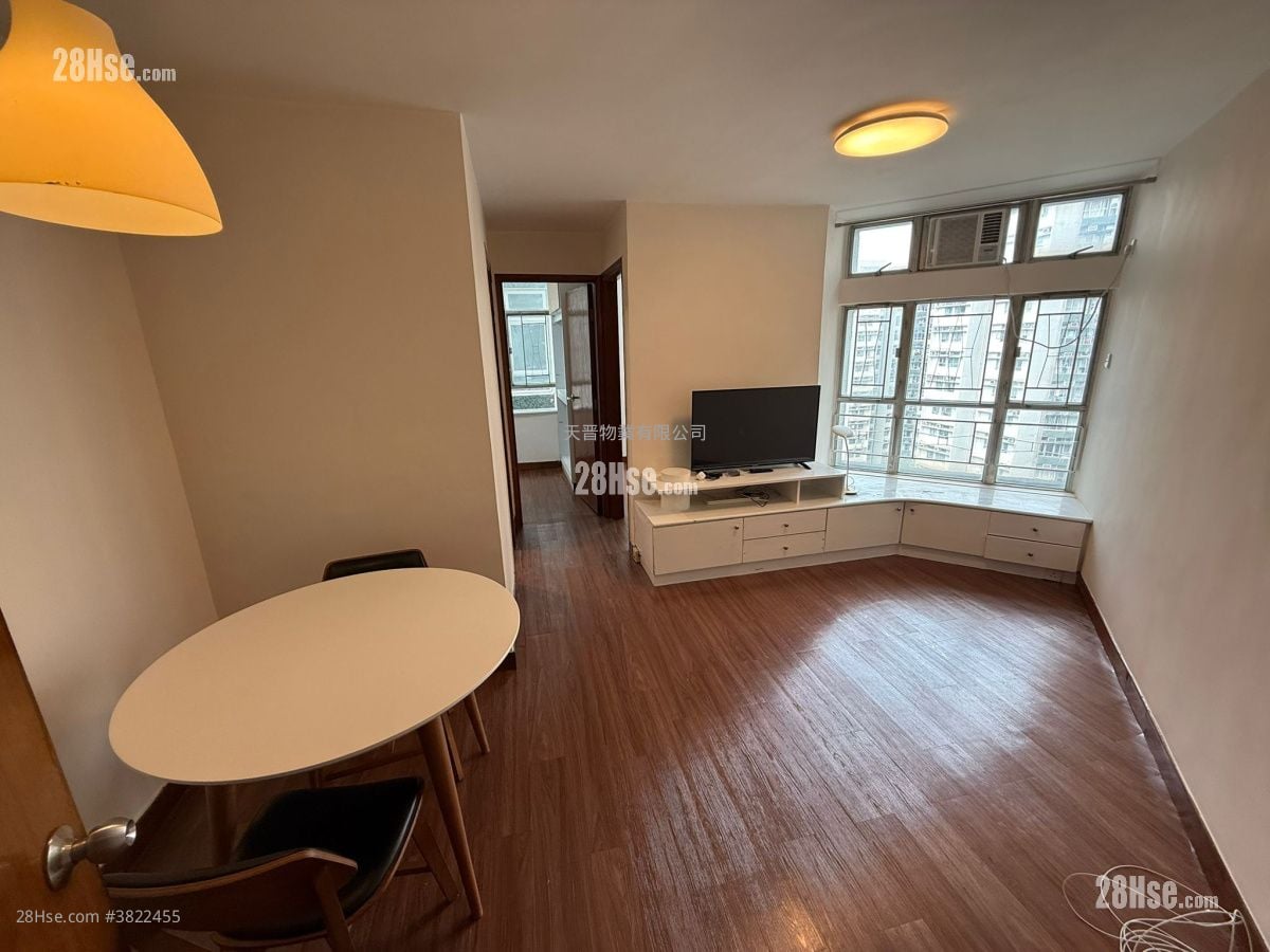 Whampoa Garden Sell 2 Bedrooms , 1 Bathroom 389 ft²