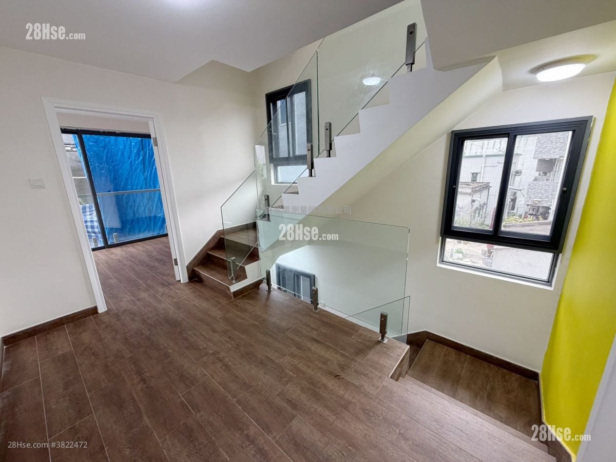 Village Rental 5+ Bedrooms , 2 Bathrooms 2,000 ft²