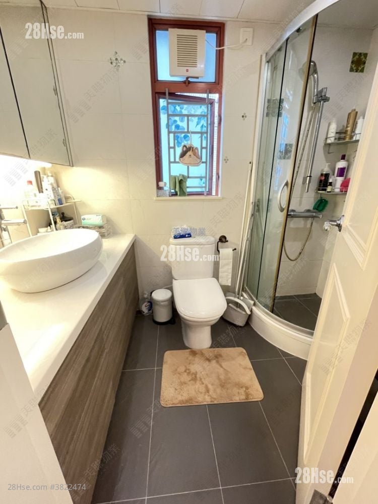 Greenpark Villa Sell 3 Bedrooms , 2 Bathrooms 716 ft²