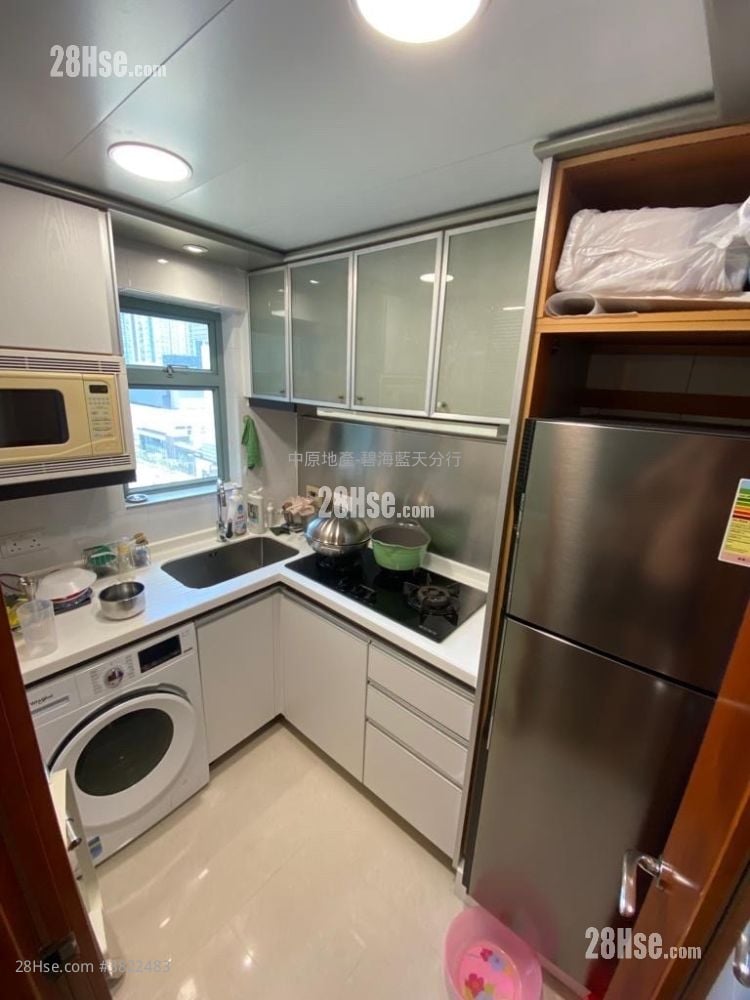 Aquamarine Sell 2 Bedrooms 505 ft²