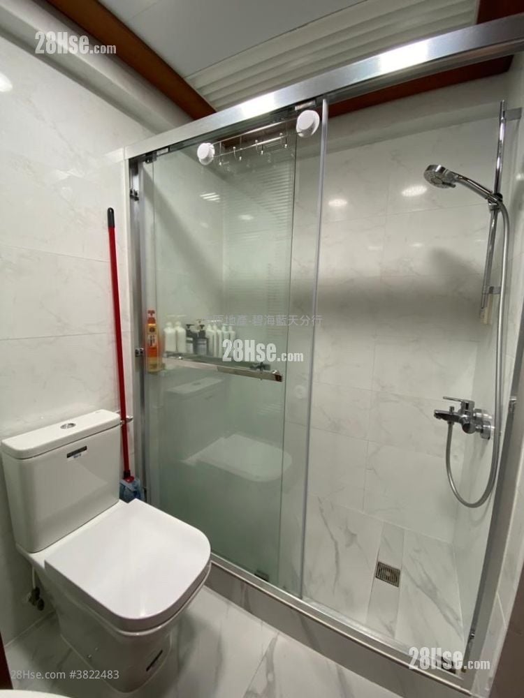 Aquamarine Sell 2 Bedrooms 505 ft²