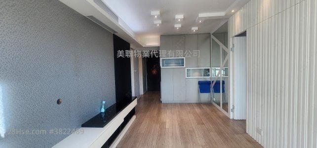 名城 售盘 3 房 , 2 浴室 739 平方尺