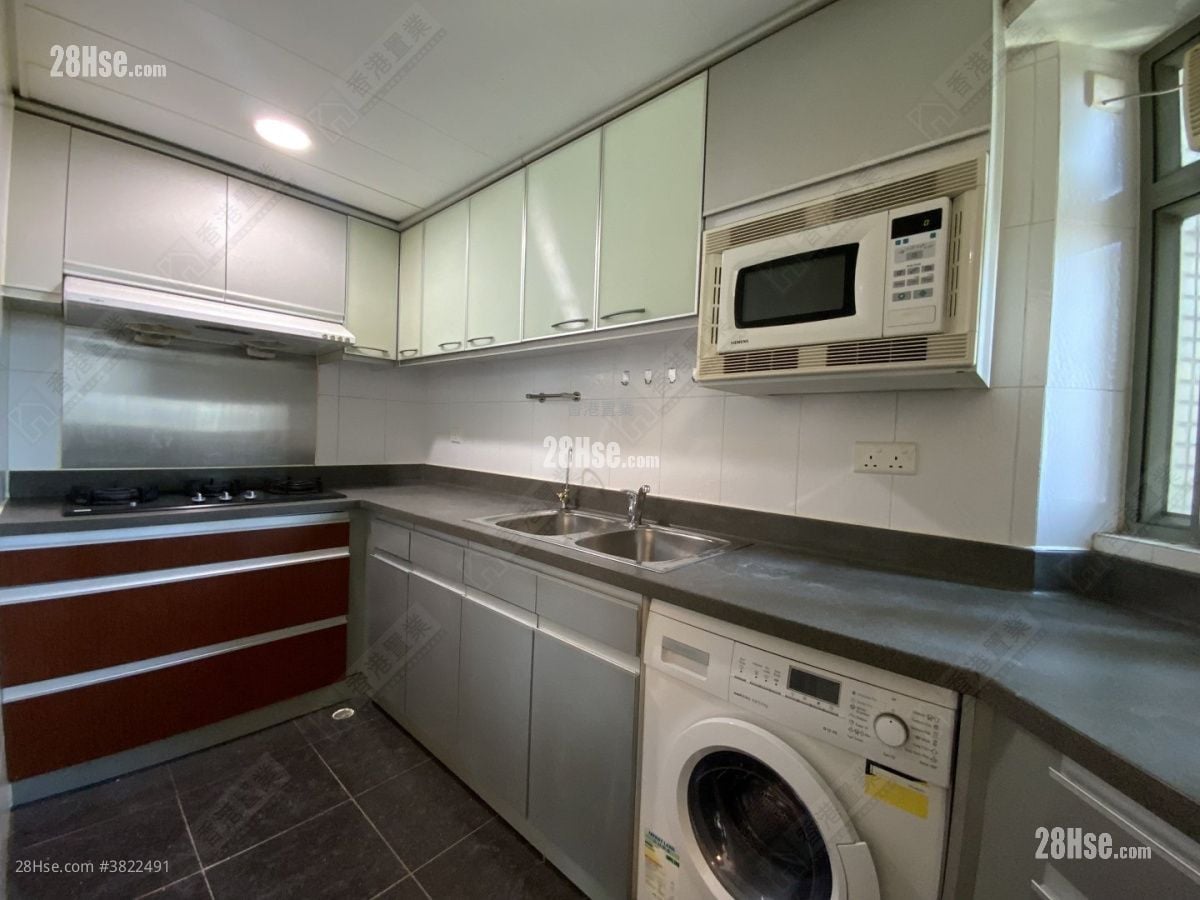 Tseung Kwan O Plaza Sell 3 Bedrooms , 2 Bathrooms 737 ft²