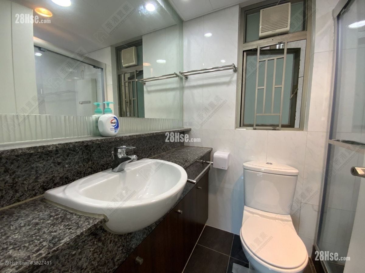 Tseung Kwan O Plaza Sell 3 Bedrooms , 2 Bathrooms 737 ft²