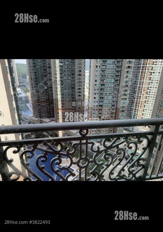 都会駅 售盘 3 房 , 2 浴室 629 平方尺