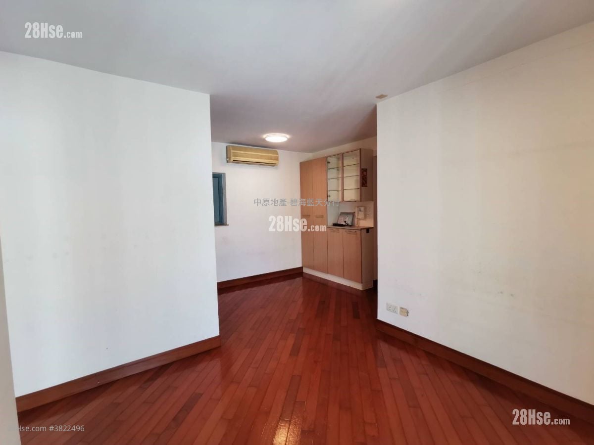 Aquamarine Sell 2 Bedrooms 510 ft²