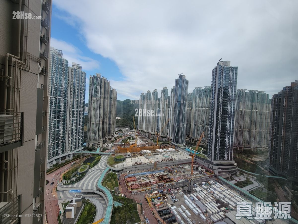 Sea To Sky Sell 3 Bedrooms , 2 Bathrooms 711 ft²