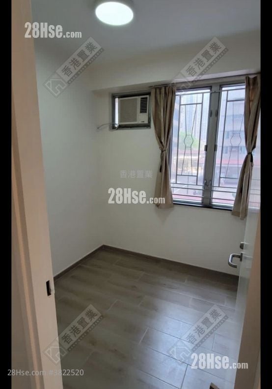 Bauhinia Garden Sell 3 Bedrooms , 2 Bathrooms 590 ft²