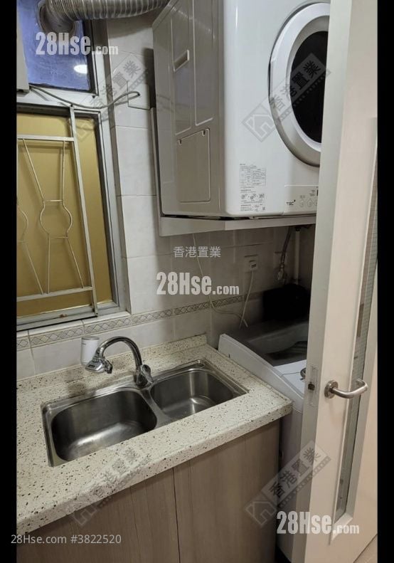 Bauhinia Garden Sell 3 Bedrooms , 2 Bathrooms 590 ft²