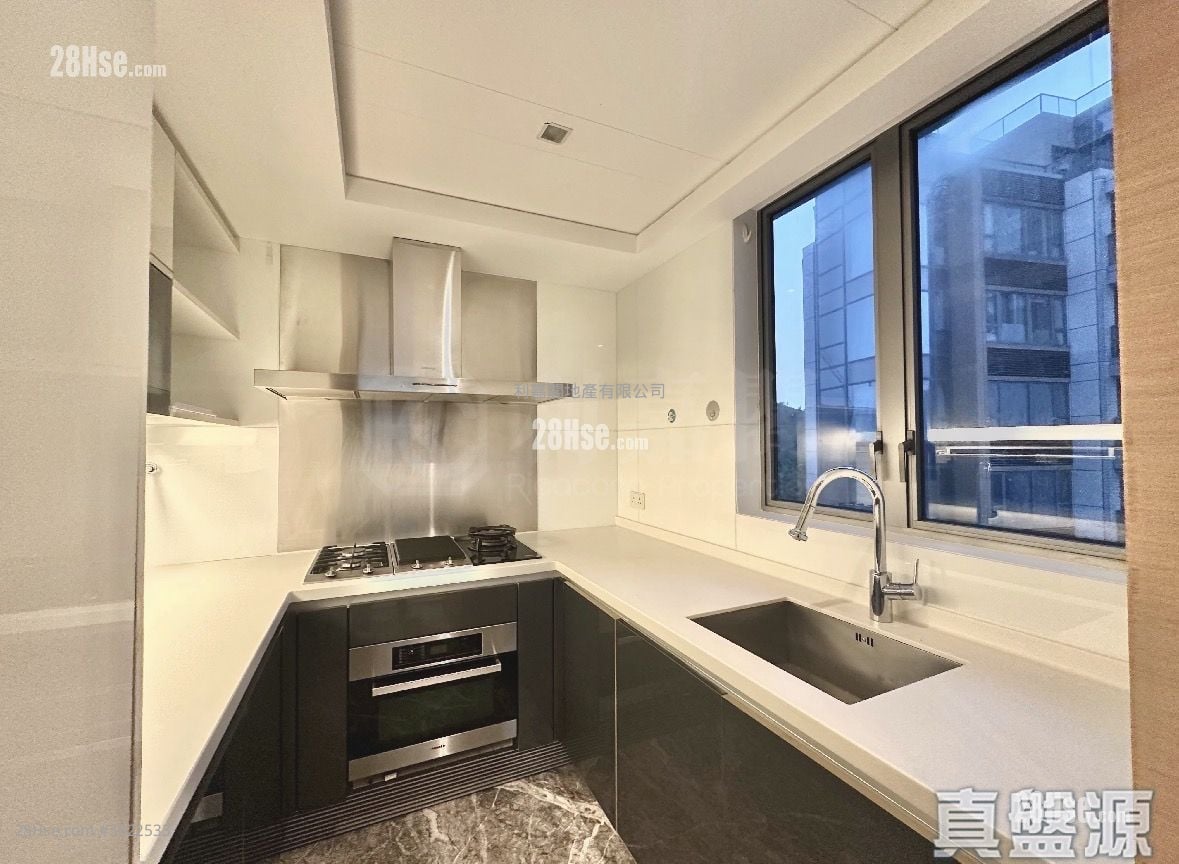 尔峦 售盘 3 房 765 平方尺