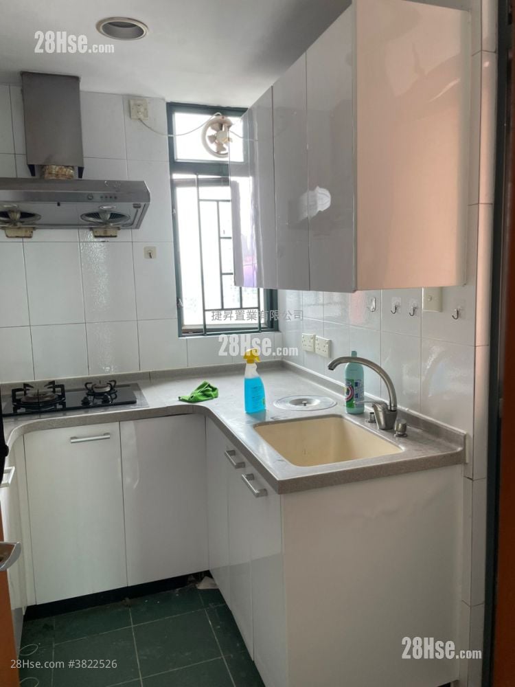 Kingsgate Sell 3 Bedrooms , 1 Bathroom 524 ft²