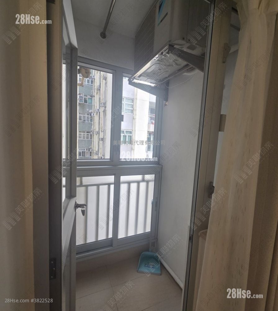 Mei Foo Sun Chuen Sell 3 Bedrooms , 2 Bathrooms 946 ft²