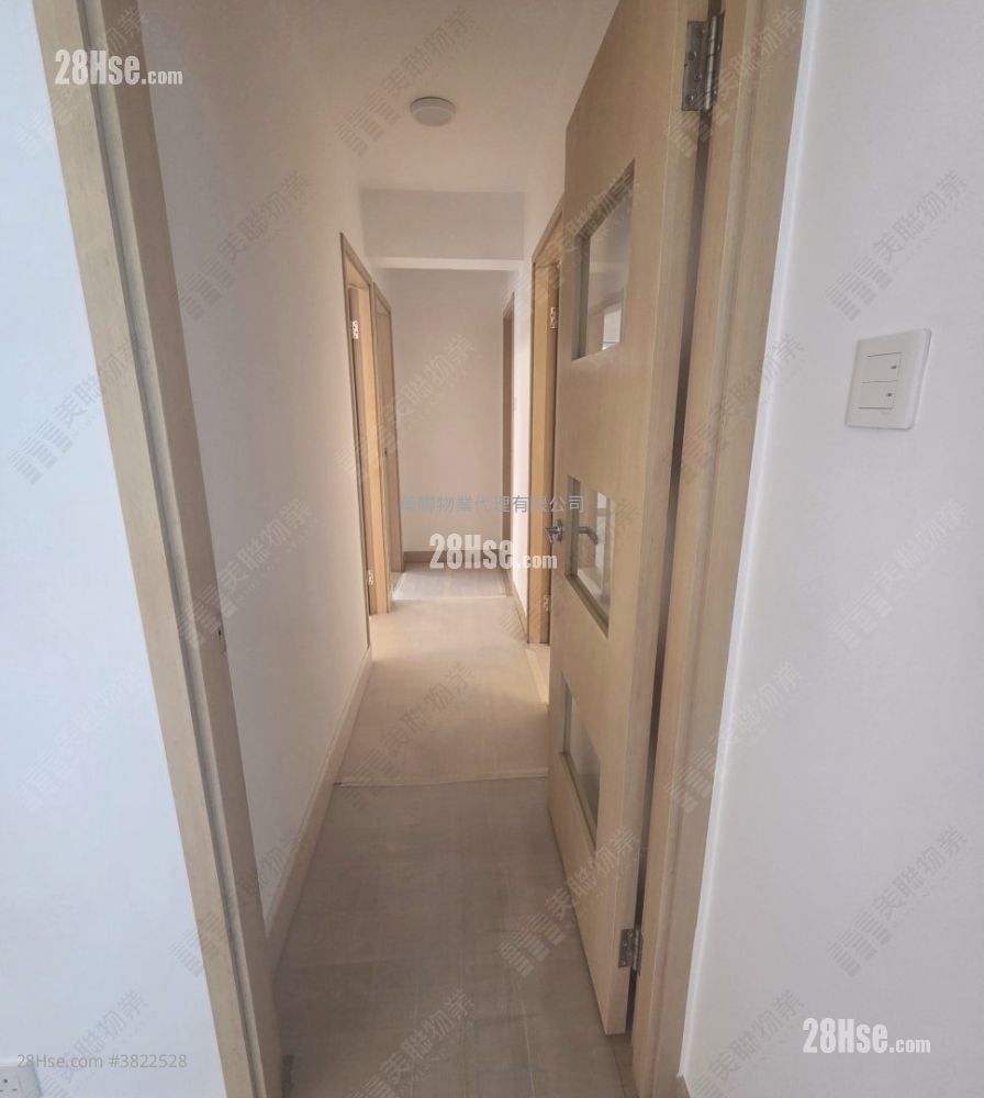 Mei Foo Sun Chuen Sell 3 Bedrooms , 2 Bathrooms 946 ft²