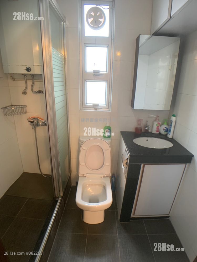 Sunshine Plaza Rental 2 Bedrooms , 1 Bathroom 391 ft²