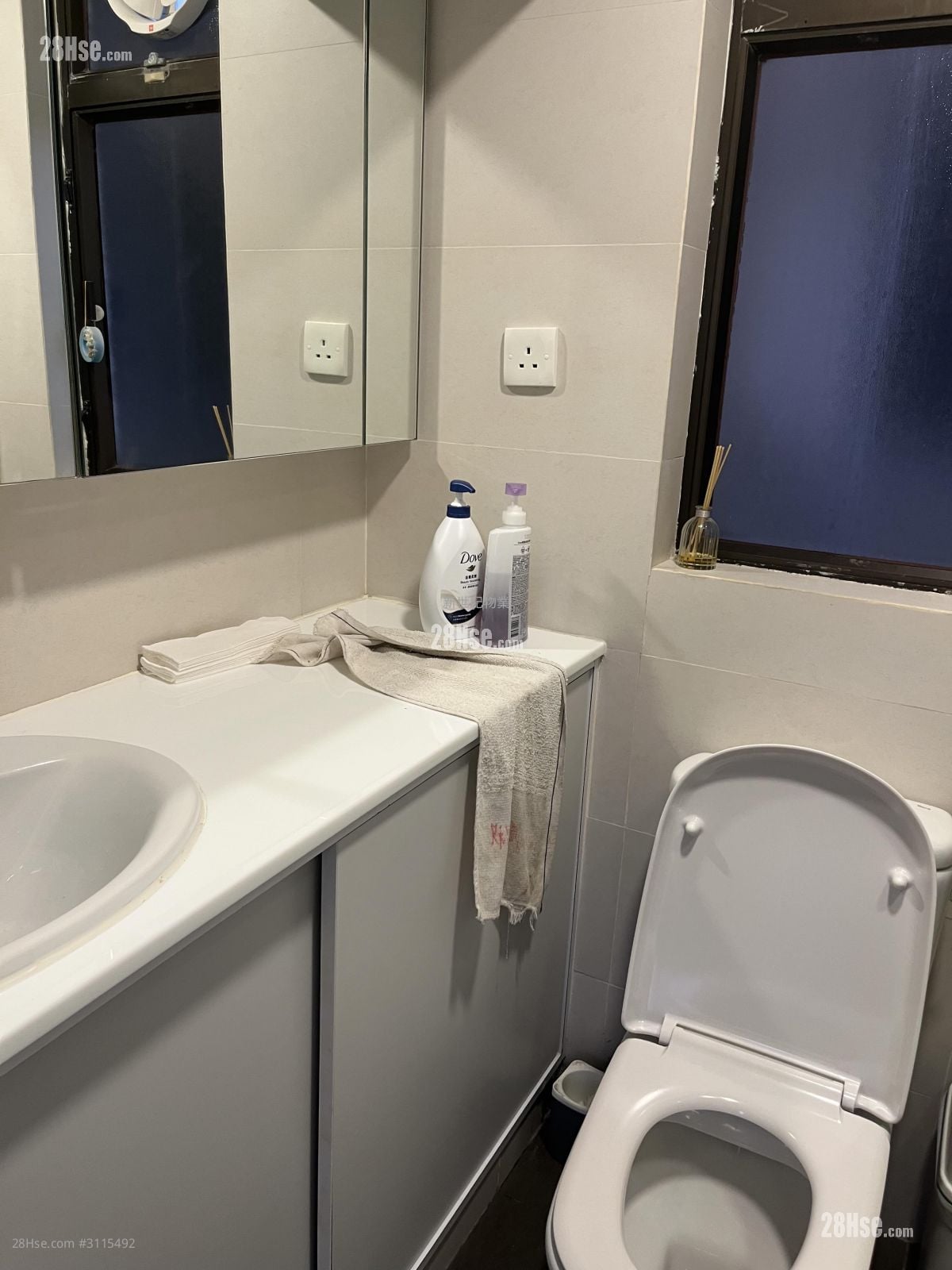 Victoria Centre Rental 2 Bedrooms , 1 Bathroom 524 ft²