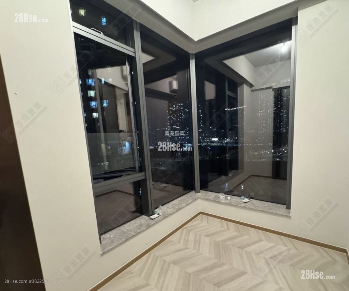 Eight Southpark Sell 1 Bedroom 263 ft²