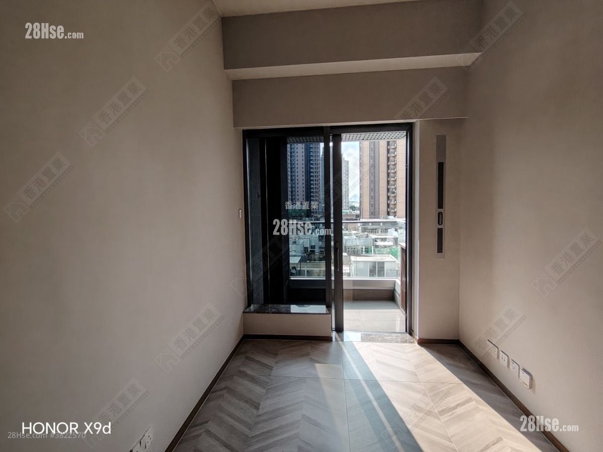 Eight Southpark Sell 1 Bedroom 263 ft²