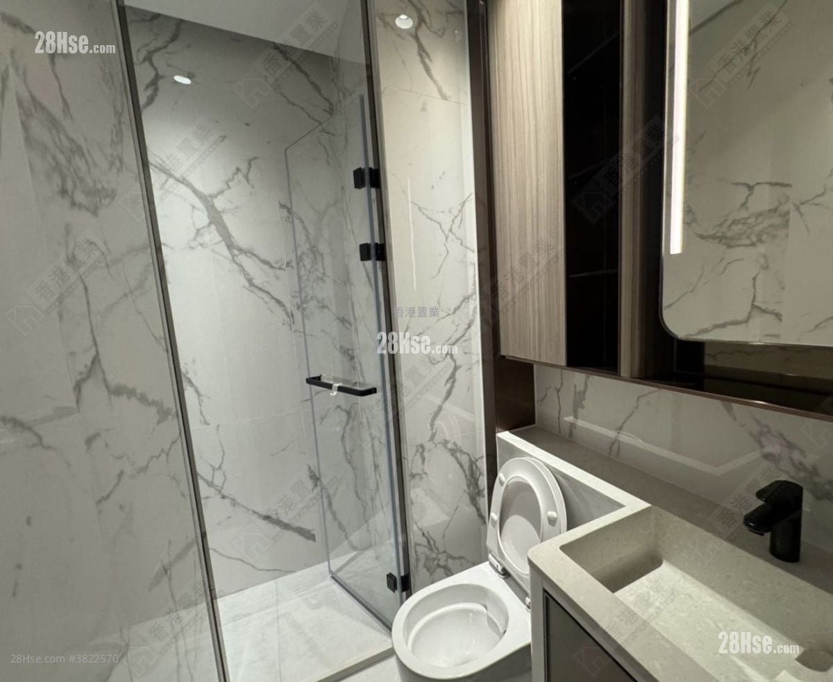 Eight Southpark Sell 1 Bedroom 263 ft²