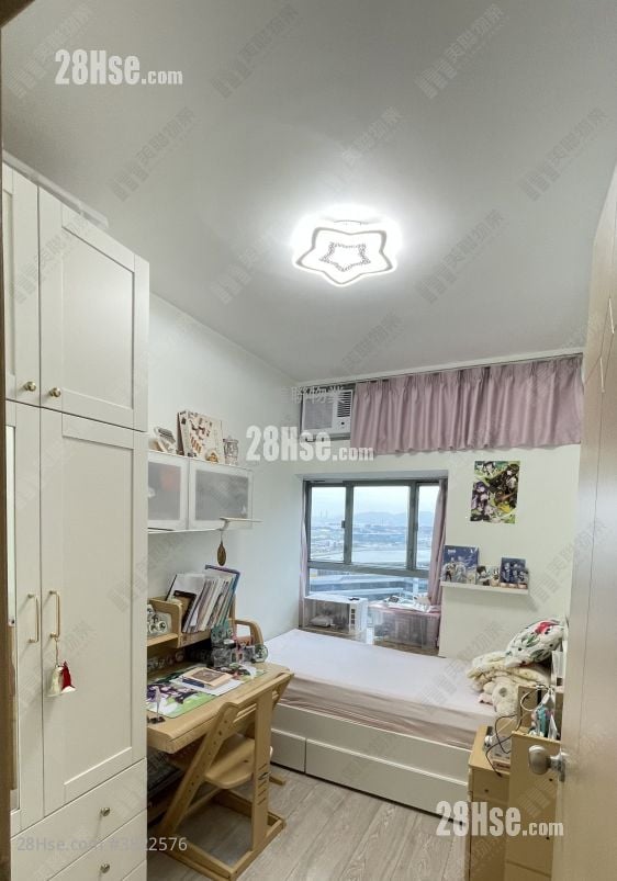 Tung Chung Crescent Sell 3 Bedrooms , 2 Bathrooms 759 ft²