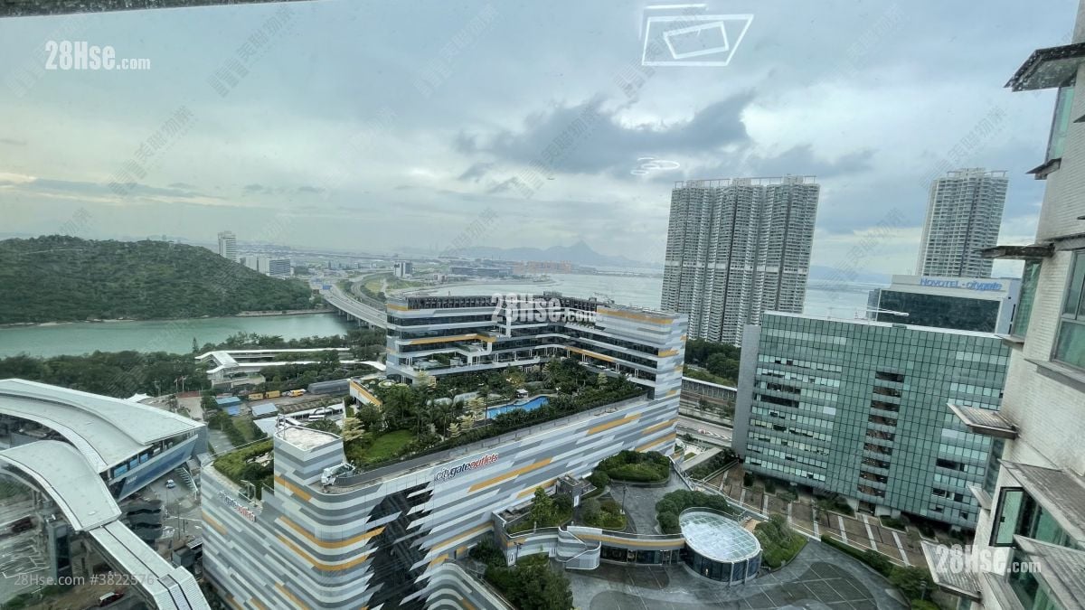 Tung Chung Crescent Sell 3 Bedrooms , 2 Bathrooms 759 ft²