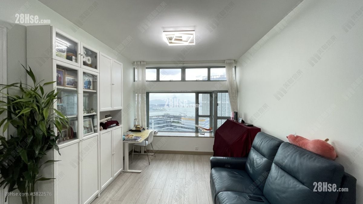 Tung Chung Crescent Sell 3 Bedrooms , 2 Bathrooms 759 ft²