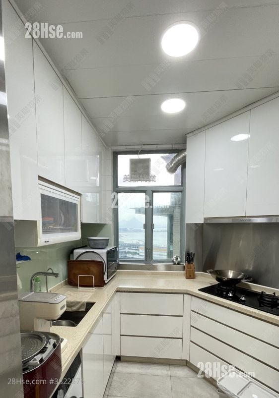Tung Chung Crescent Sell 3 Bedrooms , 2 Bathrooms 759 ft²