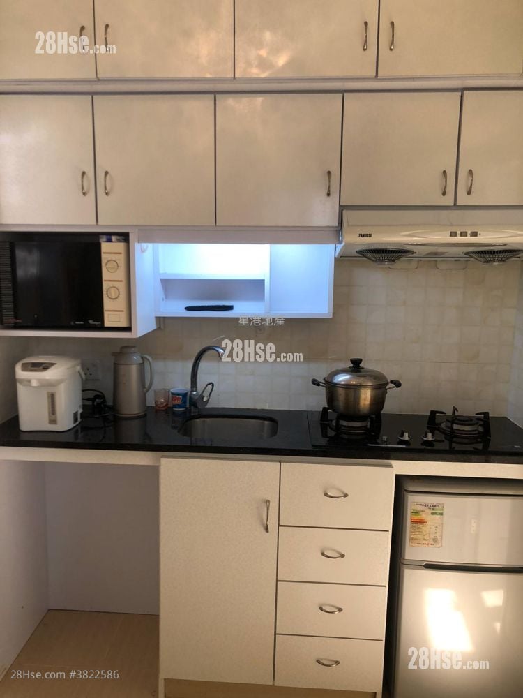 仁禮大廈 租盤 2 房 202 平方呎