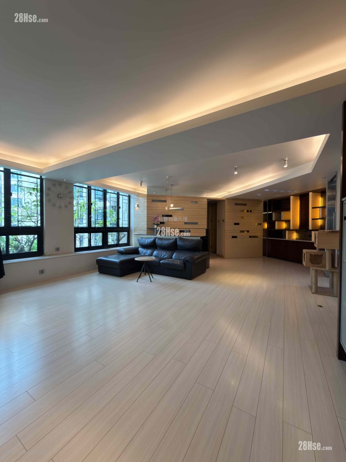 欣荣花园 售盘 5+ 房 , 4 浴室 731 平方尺