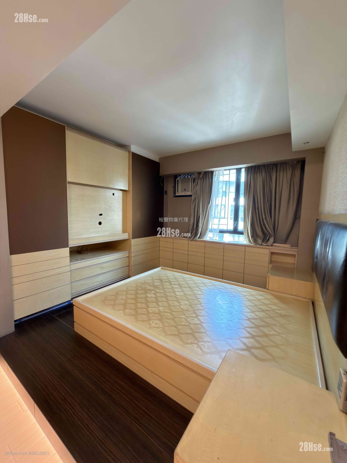 欣荣花园 售盘 5+ 房 , 4 浴室 731 平方尺