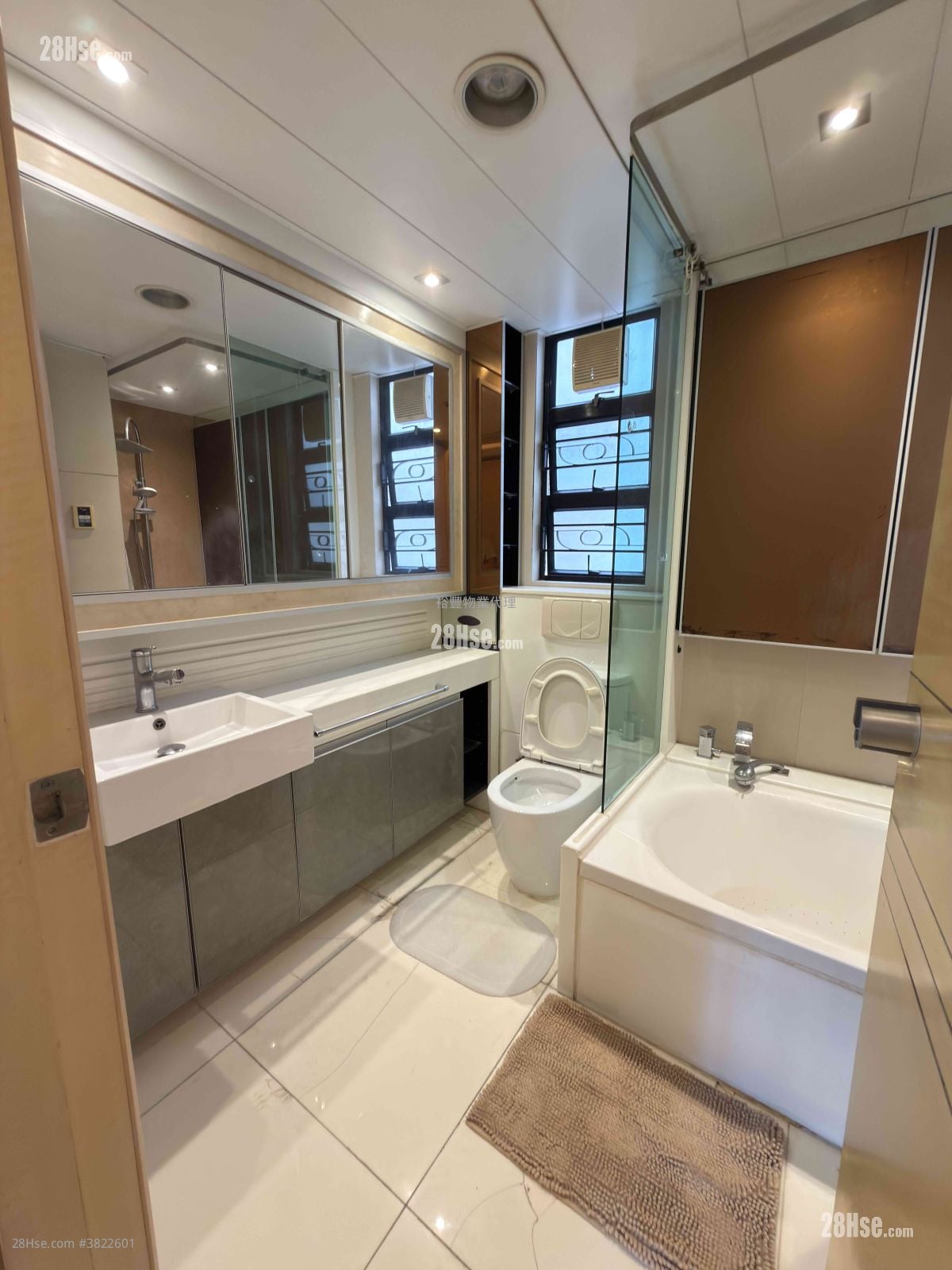 欣荣花园 售盘 5+ 房 , 4 浴室 731 平方尺