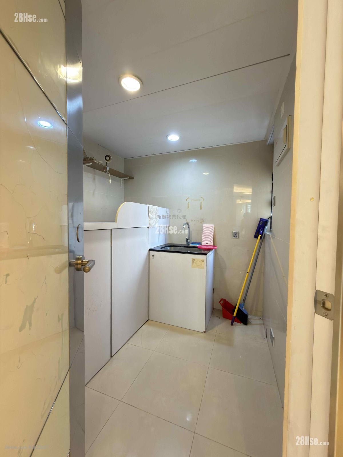 欣荣花园 售盘 5+ 房 , 4 浴室 731 平方尺