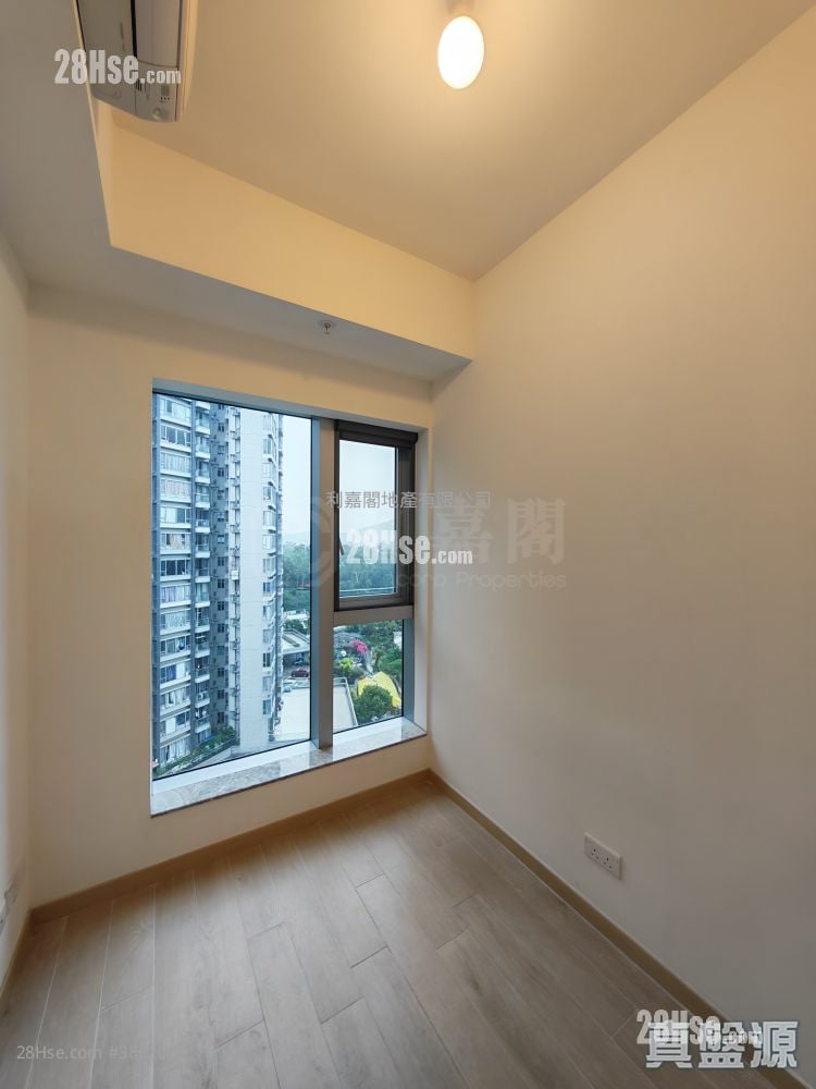 The Parkland Sell 2 Bedrooms 449 ft²