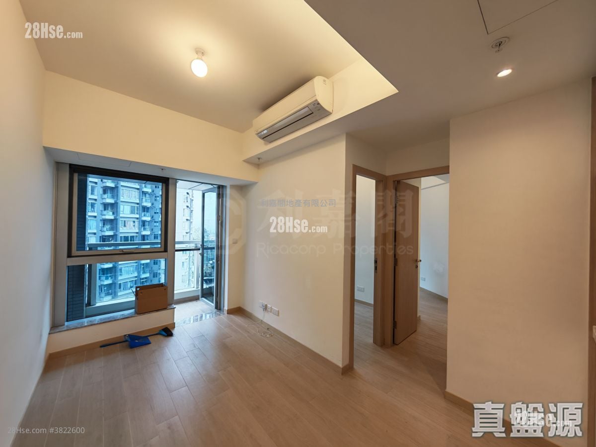 The Parkland Sell 2 Bedrooms 449 ft²