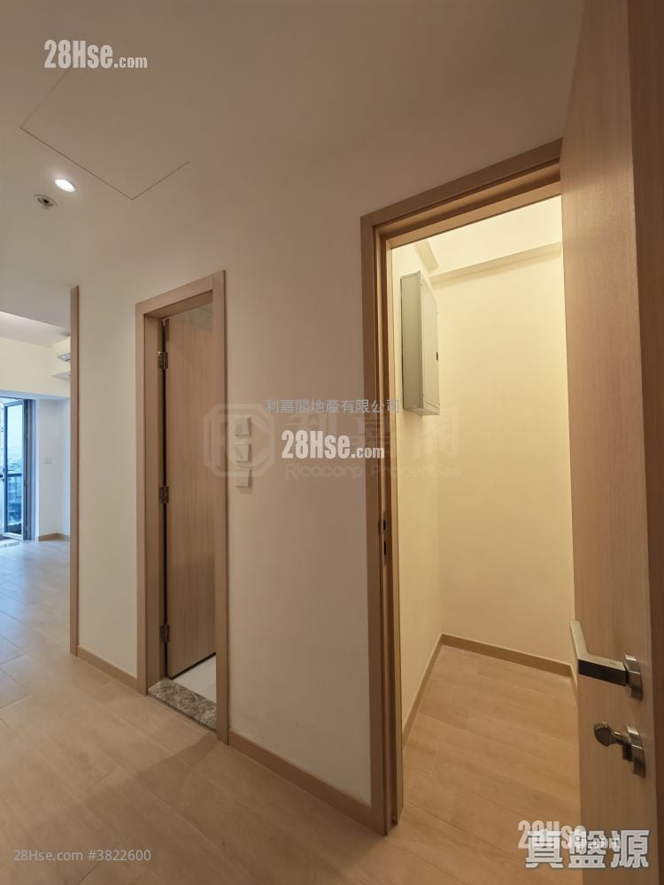 The Parkland Sell 2 Bedrooms 449 ft²