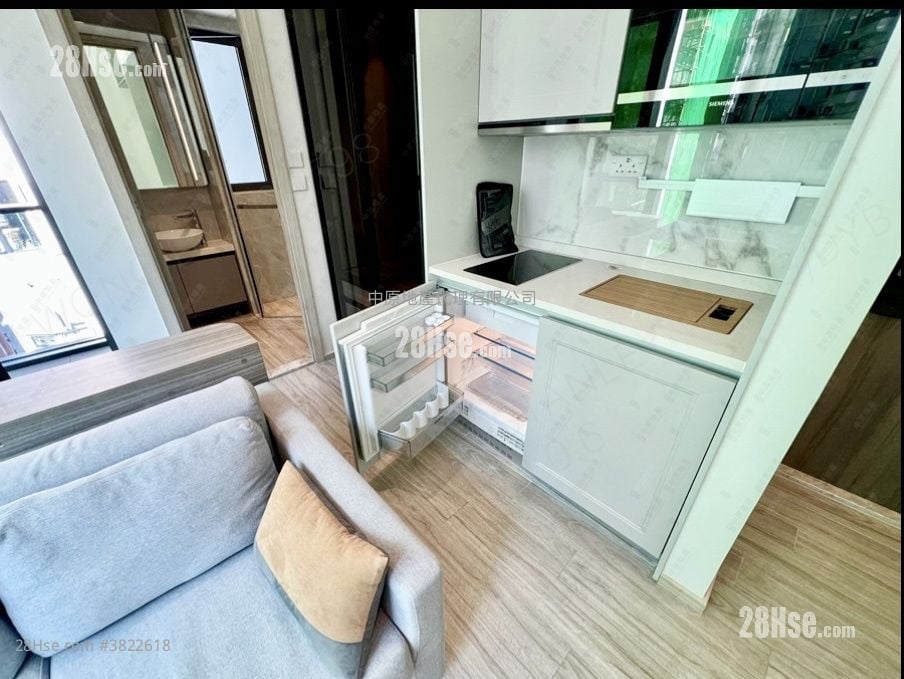 Central 8 Sell Studio 203 ft²