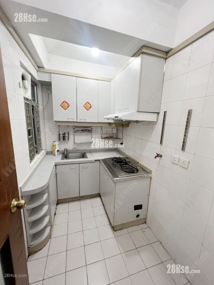 Sheung Shui Centre Sell 2 Bedrooms , 1 Bathroom 351 ft²