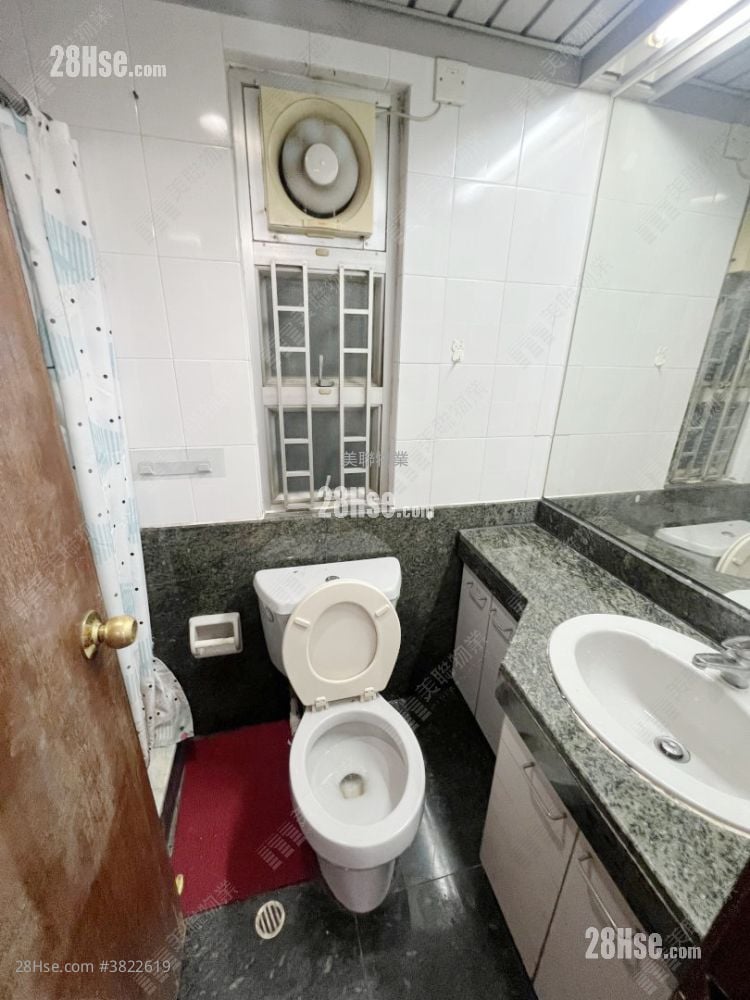 Sheung Shui Centre Sell 2 Bedrooms , 1 Bathroom 351 ft²