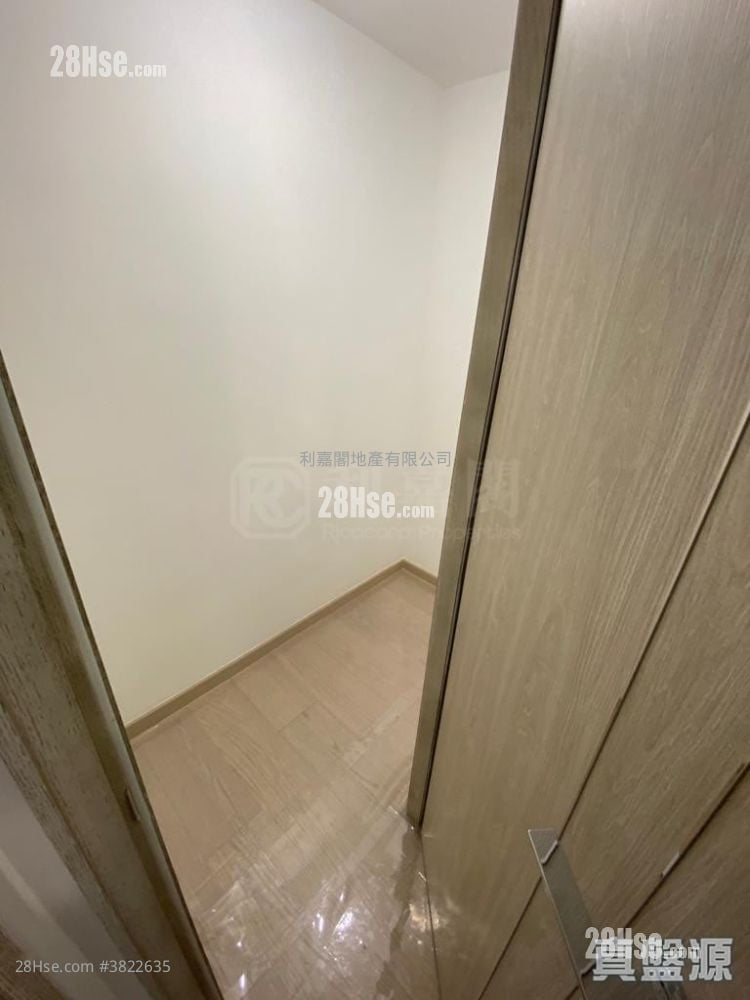 Sea To Sky Sell 3 Bedrooms , 3 Bathrooms 802 ft²