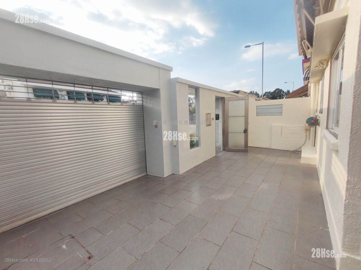 Fairview Park Sell 3 Bedrooms , 2 Bathrooms 1,035 ft²