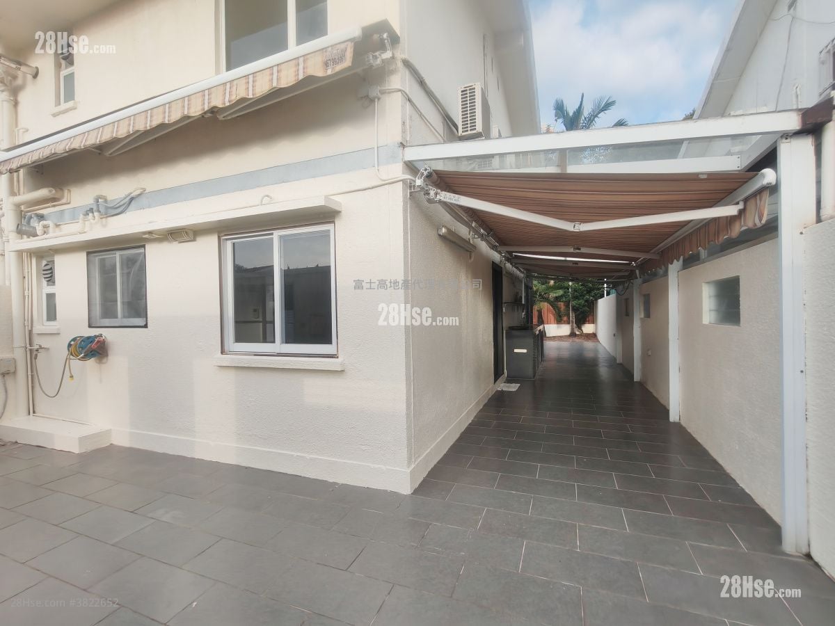 Fairview Park Sell 3 Bedrooms , 2 Bathrooms 1,035 ft²