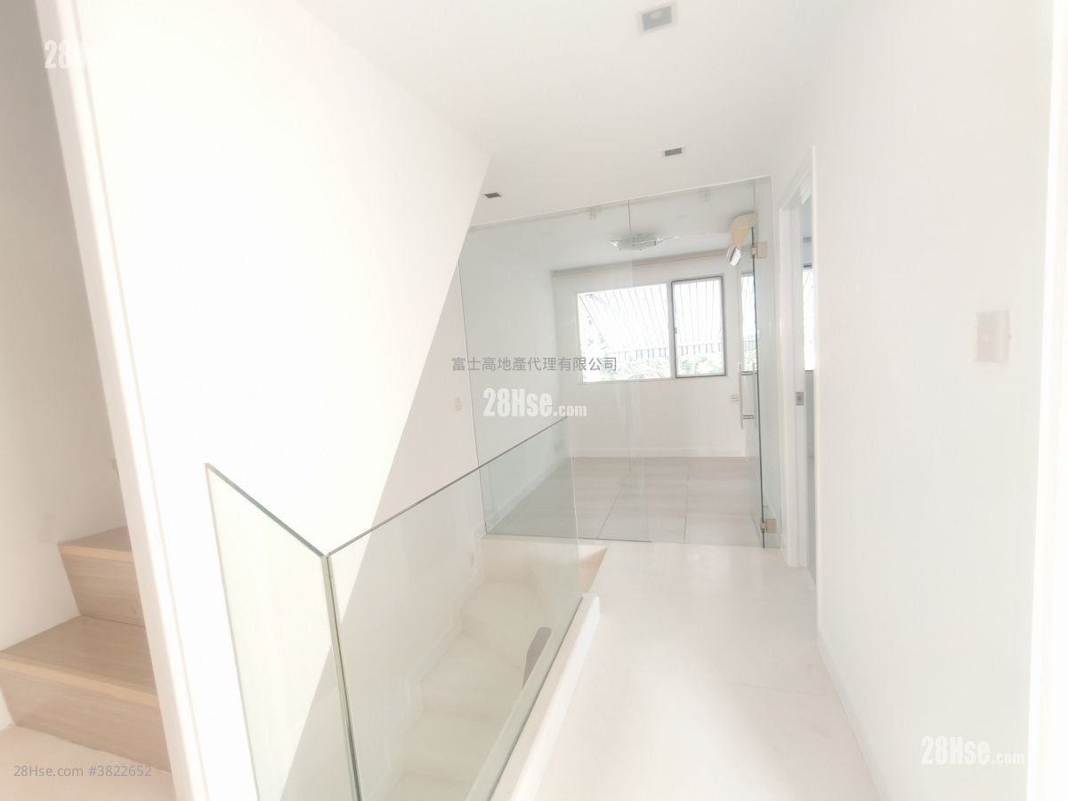 Fairview Park Sell 3 Bedrooms , 2 Bathrooms 1,035 ft²