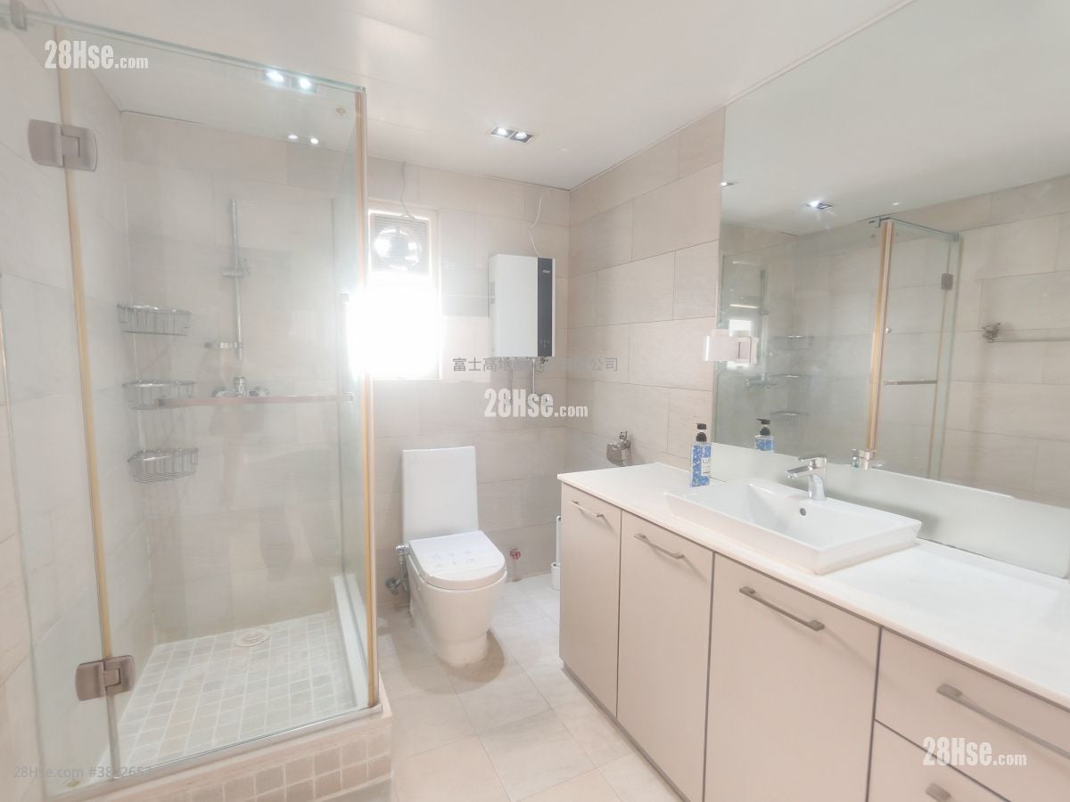 Fairview Park Sell 3 Bedrooms , 2 Bathrooms 1,035 ft²