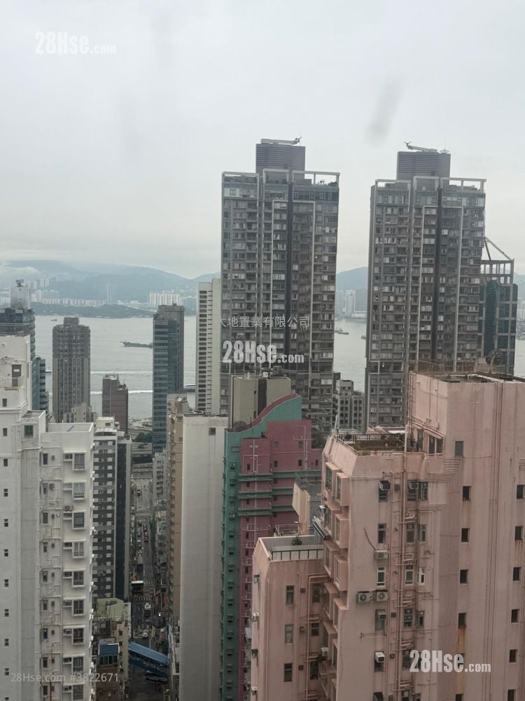 Golden Phoenix Court Sell 2 Bedrooms , 1 Bathroom 433 ft²